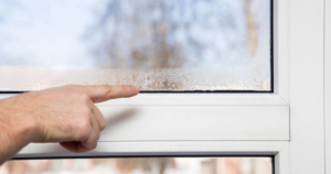 Cómo eliminar la humedad por condensación y el moho de las paredes